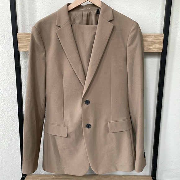 Theory Clinton Seersucker Wool Blend Suit - 38R, 29” - Picture 1 of 11